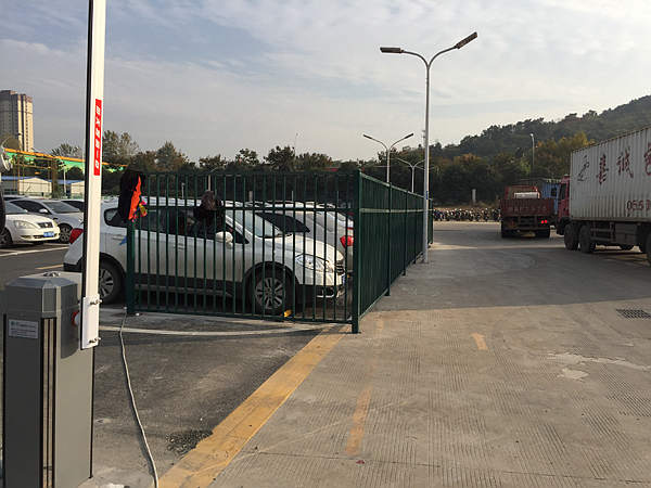 西門子鋅鋼護(hù)欄(4).JPG